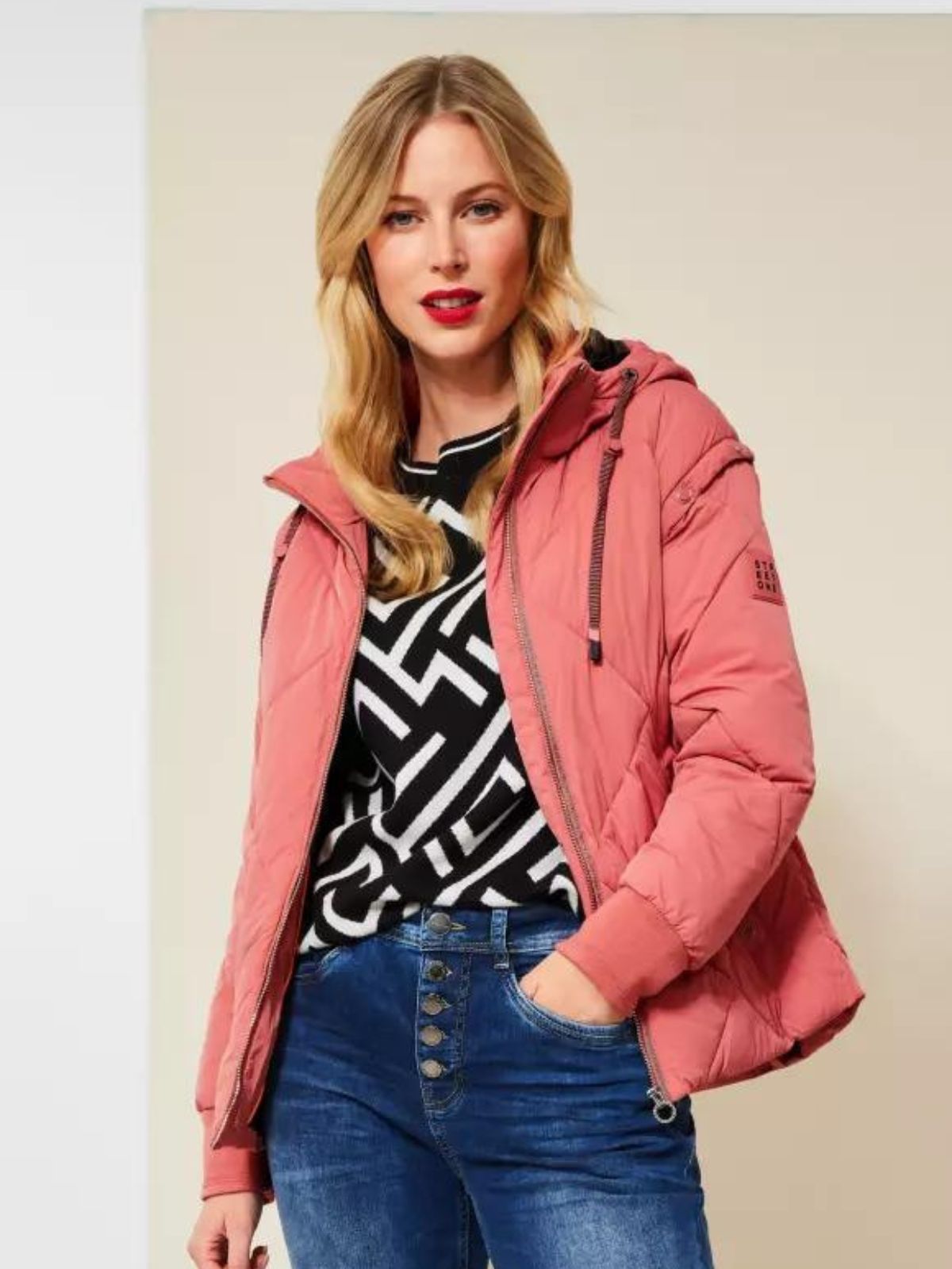 chaqueta de invierno alcochada rosa